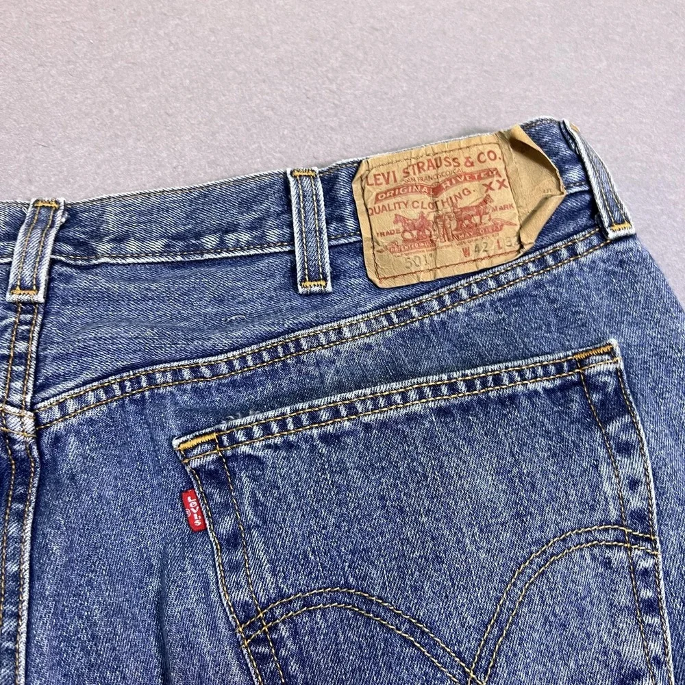 Levis 501 Jeans Mens 42x32 Blue Medium Wash Regular Straight Button Fly Denim